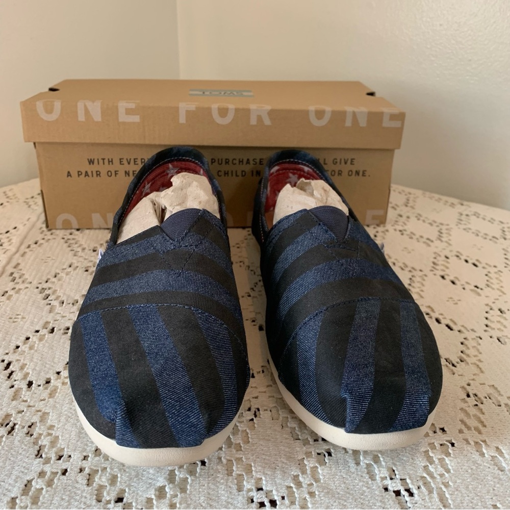 Toms Navy Chambray Stripe Canvas Flats - Picture 4 of 13
